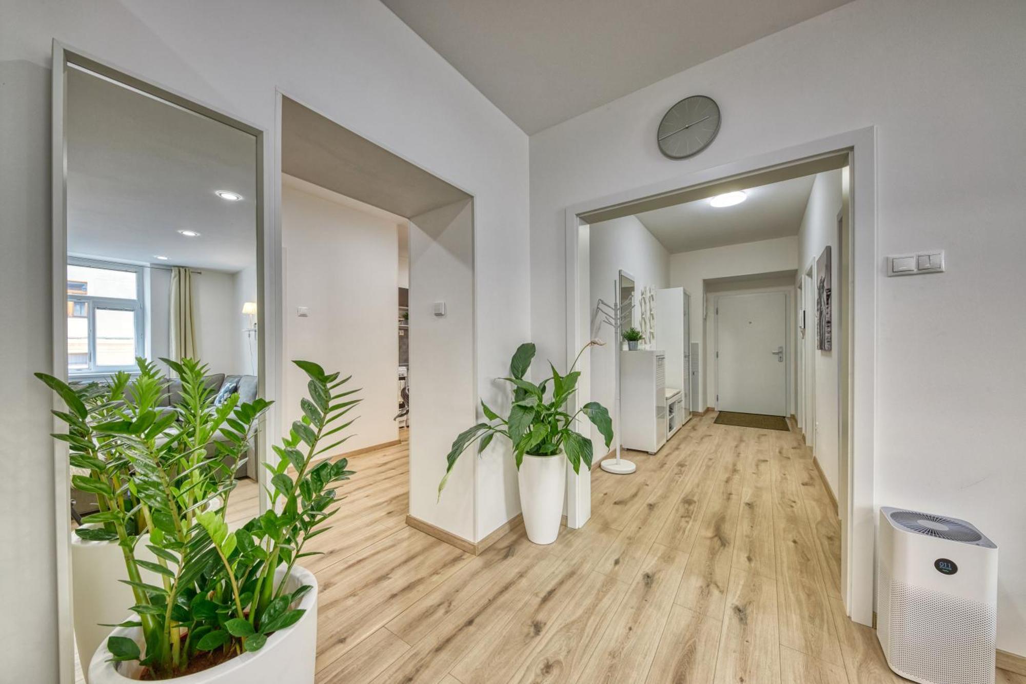Le Monde Apartment Bratislava - Amazing 5Bdr In Downtown Екстер'єр фото