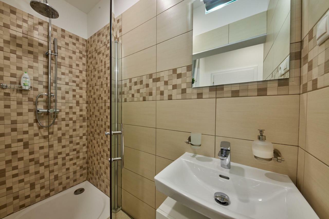 Le Monde Apartment Bratislava - Amazing 5Bdr In Downtown Екстер'єр фото