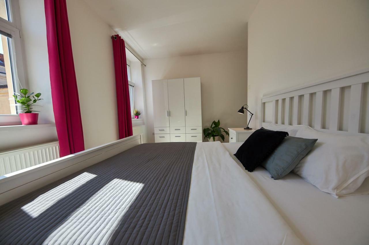 Le Monde Apartment Bratislava - Amazing 5Bdr In Downtown Екстер'єр фото