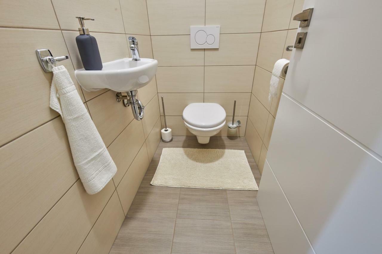 Le Monde Apartment Bratislava - Amazing 5Bdr In Downtown Екстер'єр фото