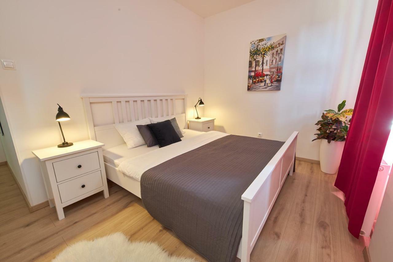 Le Monde Apartment Bratislava - Amazing 5Bdr In Downtown Екстер'єр фото